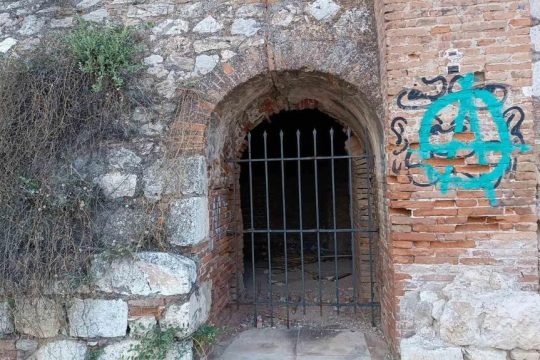 Φούρνοι της παλιάς κεραμοποιίας στο Πάρκο Δηλαβέρη, της πρώτης κεραμοποιίας στην Ελλάδα